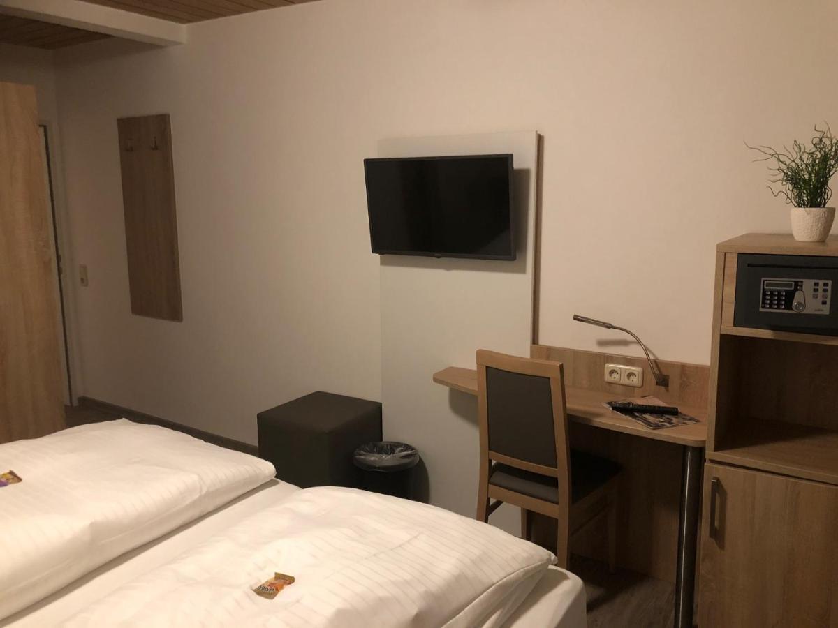 Heeren'S Hotel Garni Bensersiel Bagian luar foto