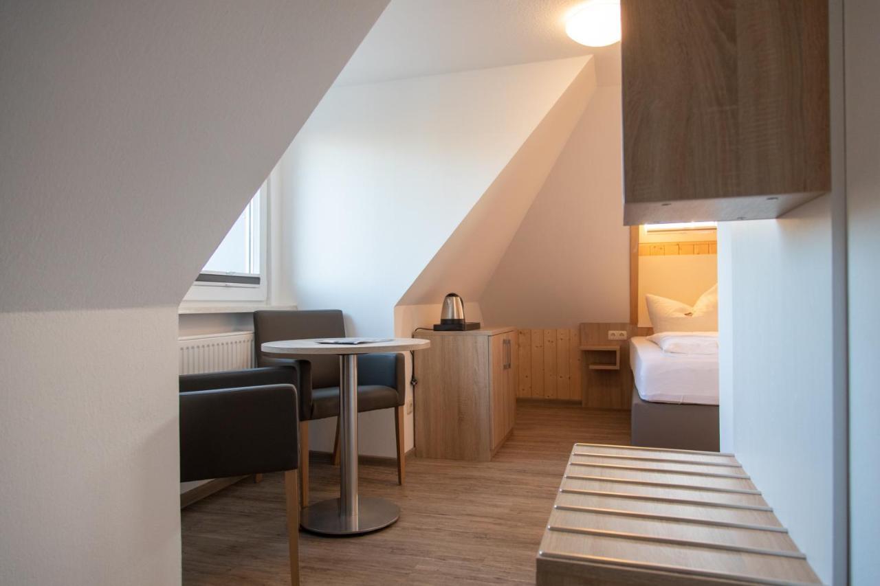 Heeren'S Hotel Garni Bensersiel Bagian luar foto