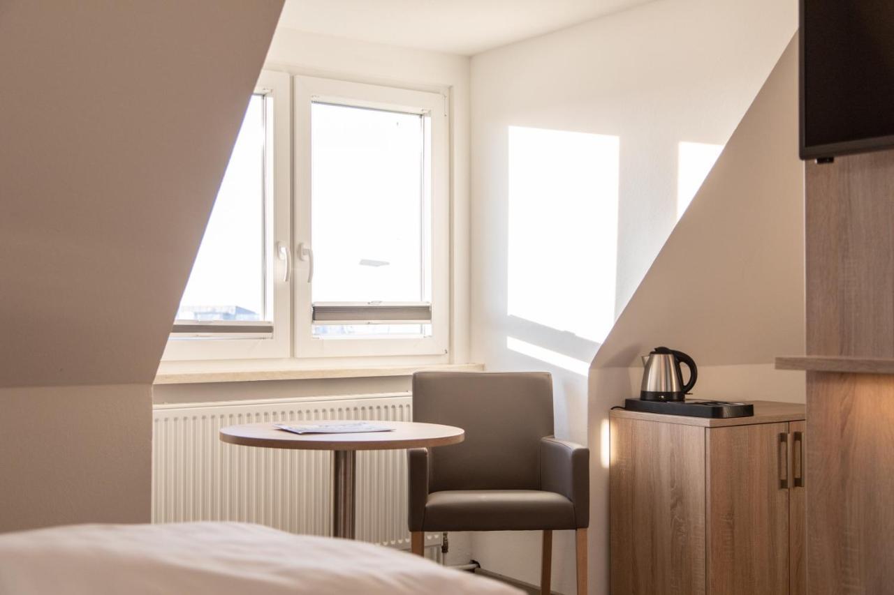 Heeren'S Hotel Garni Bensersiel Bagian luar foto