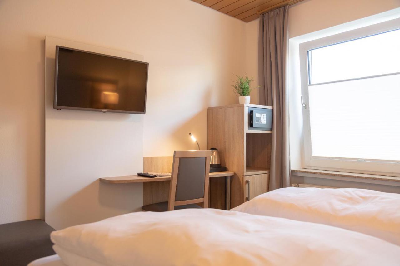 Heeren'S Hotel Garni Bensersiel Bagian luar foto